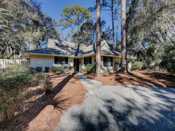 Coastal Retreat: Hilton Head Oasis with Heated Pool